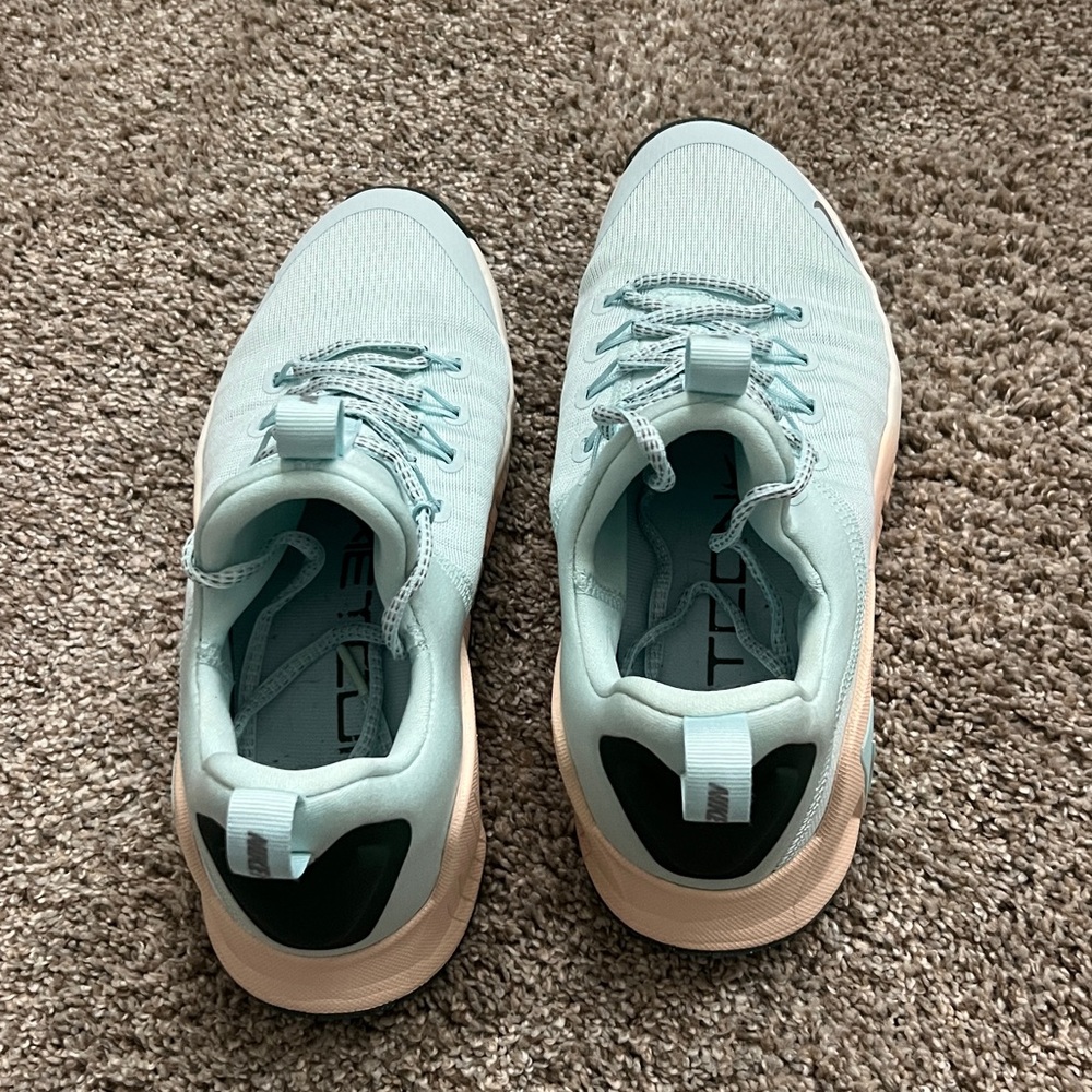 Nike Free Metcon 6 Sz 9
Glacier Blue Washed Coral Vintage Green Metallic Silver - Picture 7 of 10